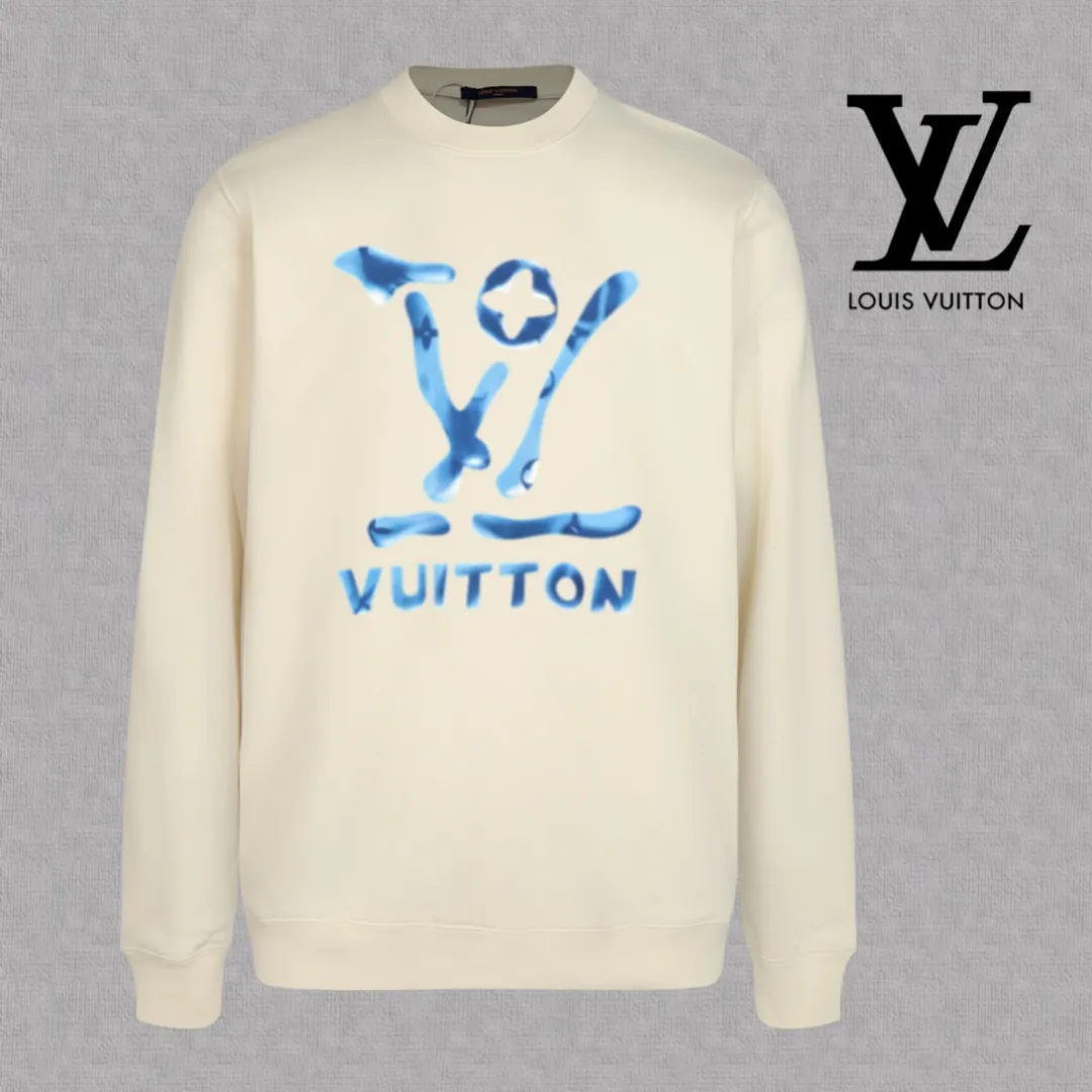 🅿️250 hot style on the shelves🔥❗ 💫〖Louis Vuitton LV〗 Fashionable round neck sweatshirt, casually matched with various styles, it is perfectly handsome😎The whole dress is made of double waistcoats, which makes the whole dress more three-dimensional. Not ordinary factories can do such fine work. The 2025 spring style counters are on sale, exquisite round neck terry sweatshirt, high-end double-strand pure cotton Customized drawstring ribs are dyed in the same vat and are complete with three standards. The chest craftsmanship adopts a simple and elegant pattern on the chest, which is easy to control for any age group! Fit and comfortable! Customized thickened 440g terry sweatshirt fabric, soft and comfortable to the touch, with a three-dimensional shape! 🙌🏻 It’s also very breathable, so it’s a versatile style that can be worn with any outfit! ✔Color: Black White Apricot Size: S M L XL 2XL